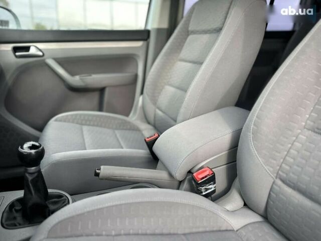 Фольксваген Туран, об'ємом двигуна 1.6 л та пробігом 228 тис. км за 8000 $, фото 28 на Automoto.ua