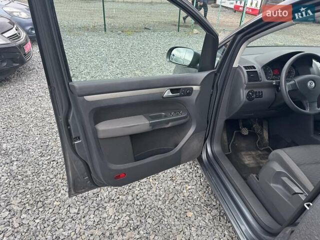 Фольксваген Туран, объемом двигателя 1.6 л и пробегом 211 тыс. км за 8200 $, фото 21 на Automoto.ua