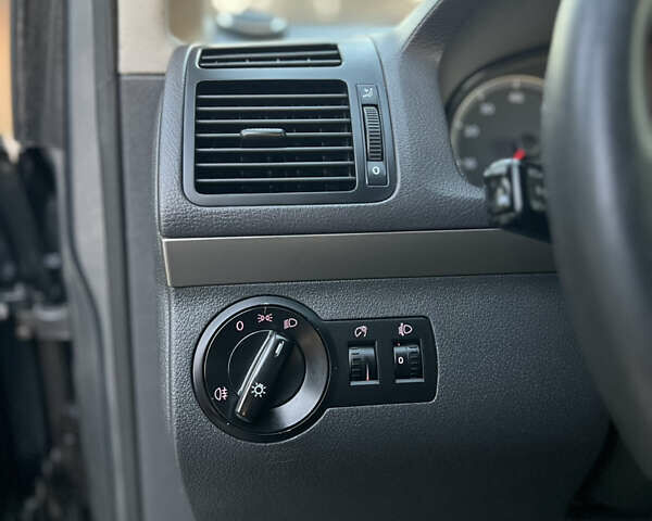 Фольксваген Туран, объемом двигателя 1.4 л и пробегом 140 тыс. км за 7600 $, фото 18 на Automoto.ua