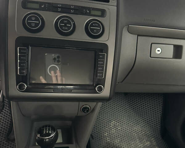 Фольксваген Туран, об'ємом двигуна 1.9 л та пробігом 350 тис. км за 6250 $, фото 9 на Automoto.ua