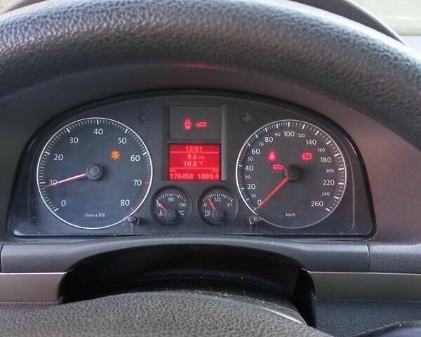 Фольксваген Туран, объемом двигателя 1.39 л и пробегом 176 тыс. км за 6500 $, фото 18 на Automoto.ua