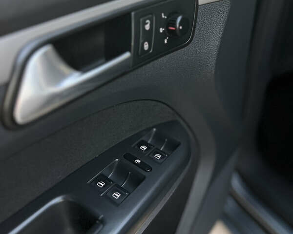 Фольксваген Туран, объемом двигателя 1.4 л и пробегом 140 тыс. км за 7600 $, фото 16 на Automoto.ua