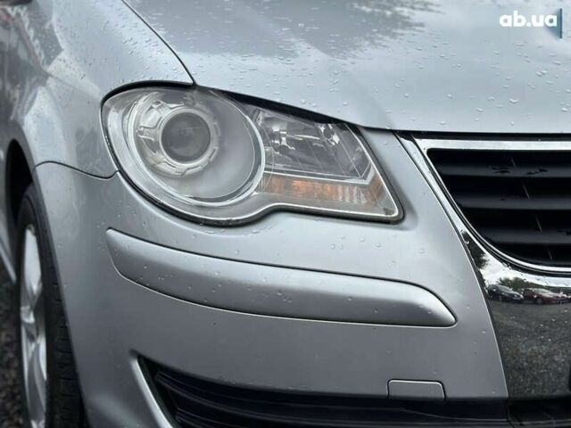 Фольксваген Туран, об'ємом двигуна 1.6 л та пробігом 228 тис. км за 8000 $, фото 10 на Automoto.ua