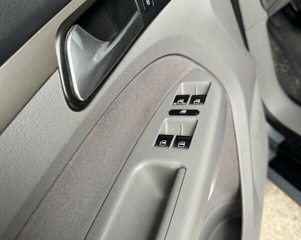 Фольксваген Туран, об'ємом двигуна 1.9 л та пробігом 350 тис. км за 6250 $, фото 10 на Automoto.ua