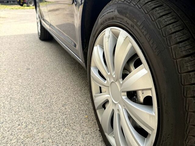 Фольксваген Туран, объемом двигателя 1.9 л и пробегом 200 тыс. км за 2950 $, фото 5 на Automoto.ua