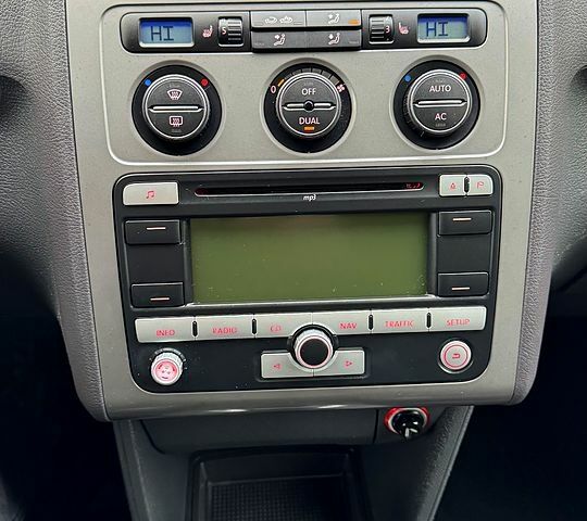 Фольксваген Туран, объемом двигателя 1.4 л и пробегом 187 тыс. км за 8250 $, фото 9 на Automoto.ua