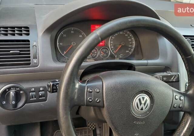 Фольксваген Туран, объемом двигателя 1.9 л и пробегом 300 тыс. км за 7800 $, фото 2 на Automoto.ua