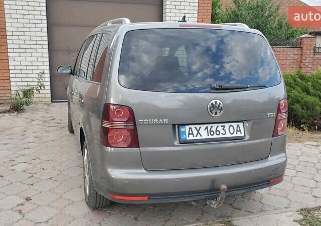 Фольксваген Туран, объемом двигателя 1.9 л и пробегом 300 тыс. км за 7800 $, фото 4 на Automoto.ua