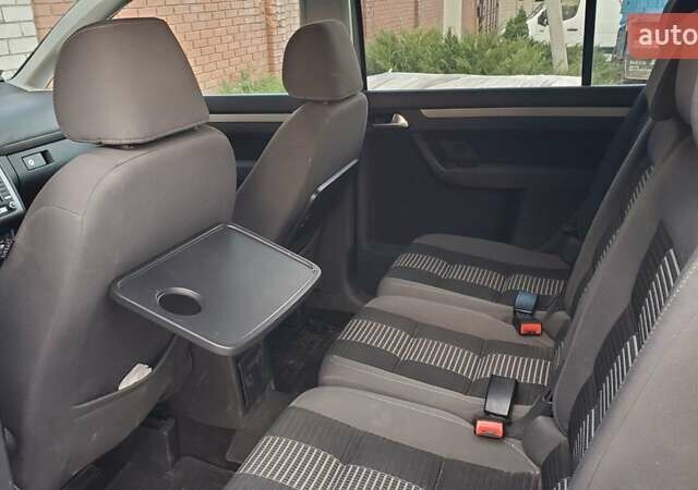 Фольксваген Туран, объемом двигателя 1.9 л и пробегом 300 тыс. км за 7800 $, фото 1 на Automoto.ua