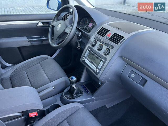 Фольксваген Туран, об'ємом двигуна 1.6 л та пробігом 236 тис. км за 6850 $, фото 27 на Automoto.ua