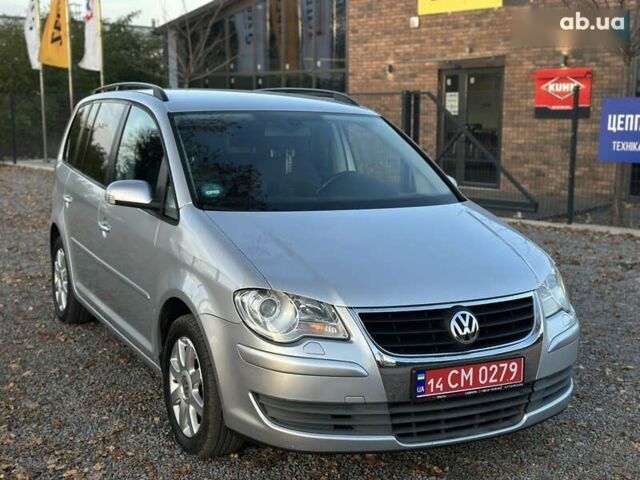 Фольксваген Туран, объемом двигателя 1.6 л и пробегом 236 тыс. км за 8200 $, фото 1 на Automoto.ua
