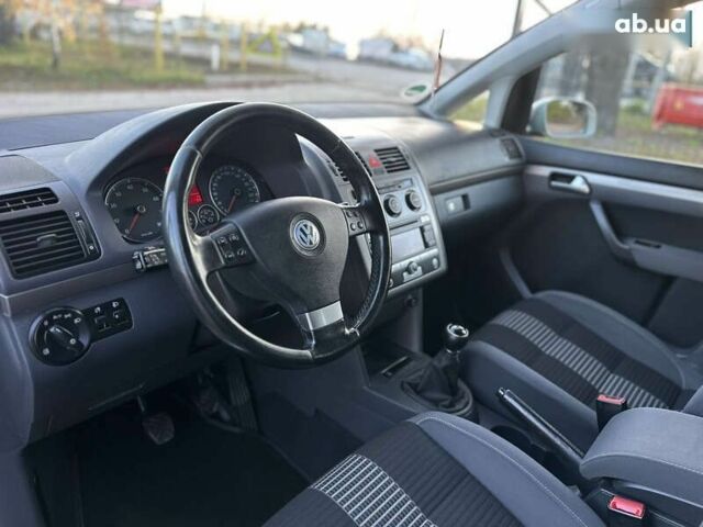 Фольксваген Туран, объемом двигателя 1.6 л и пробегом 236 тыс. км за 8200 $, фото 24 на Automoto.ua