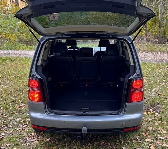 Фольксваген Туран, объемом двигателя 1.4 л и пробегом 187 тыс. км за 8250 $, фото 12 на Automoto.ua