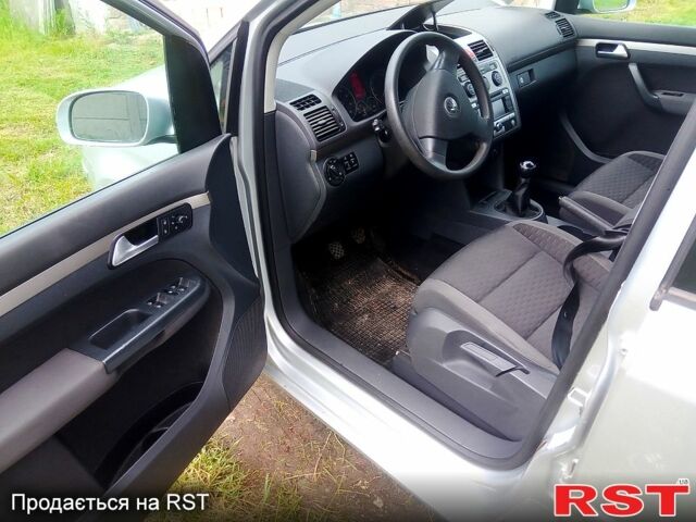 Фольксваген Туран, объемом двигателя 2 л и пробегом 230 тыс. км за 6500 $, фото 7 на Automoto.ua