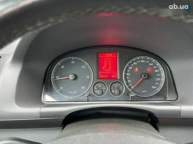 Фольксваген Туран, объемом двигателя 1.9 л и пробегом 235 тыс. км за 7999 $, фото 13 на Automoto.ua