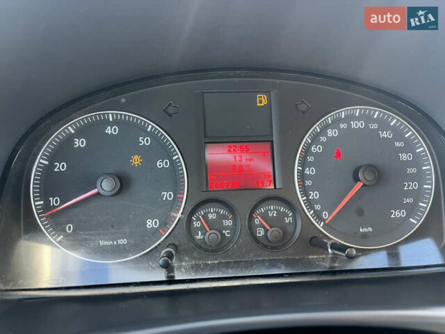 Фольксваген Туран, об'ємом двигуна 1.6 л та пробігом 236 тис. км за 6850 $, фото 35 на Automoto.ua