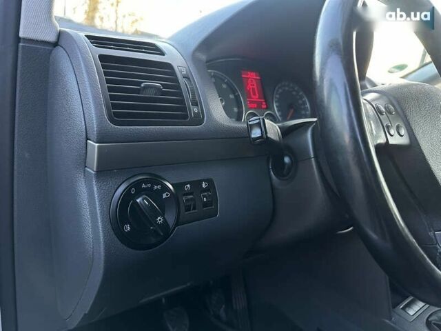 Фольксваген Туран, объемом двигателя 1.6 л и пробегом 236 тыс. км за 8200 $, фото 27 на Automoto.ua