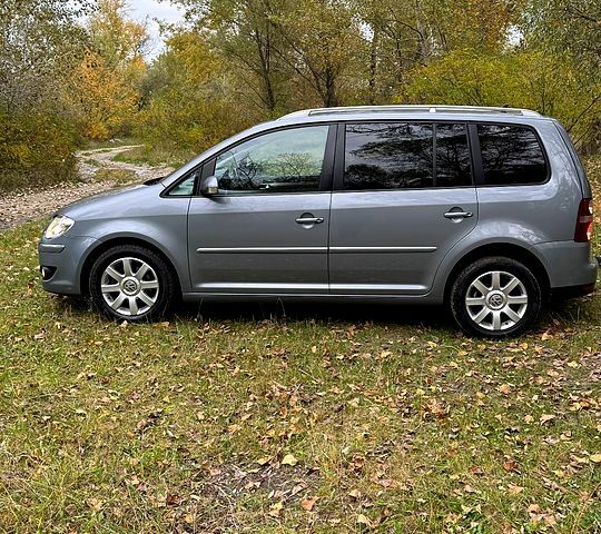 Фольксваген Туран, объемом двигателя 1.4 л и пробегом 187 тыс. км за 8250 $, фото 10 на Automoto.ua