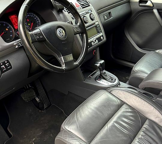 Фольксваген Туран, объемом двигателя 1.4 л и пробегом 187 тыс. км за 8250 $, фото 4 на Automoto.ua