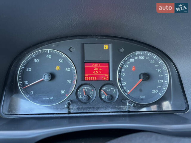 Фольксваген Туран, об'ємом двигуна 1.6 л та пробігом 236 тис. км за 6850 $, фото 45 на Automoto.ua