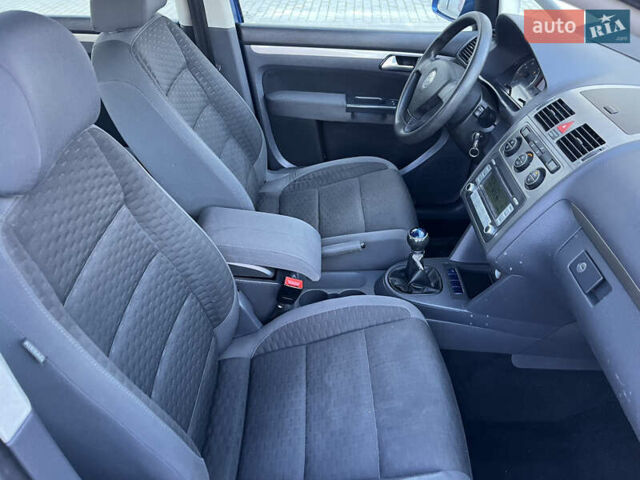 Фольксваген Туран, об'ємом двигуна 1.6 л та пробігом 236 тис. км за 6850 $, фото 26 на Automoto.ua