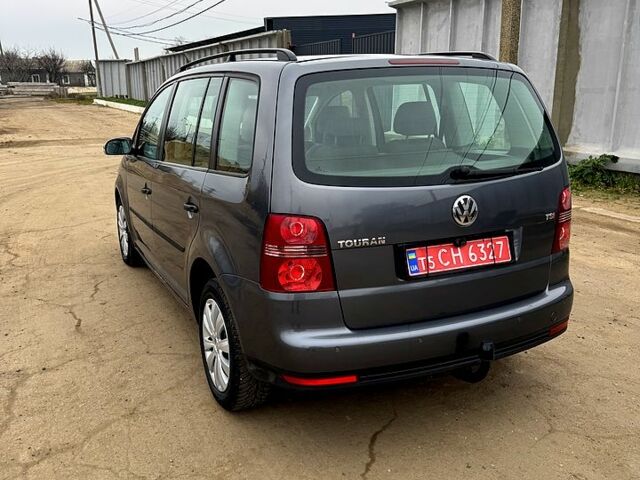 Фольксваген Туран, об'ємом двигуна 1.4 л та пробігом 185 тис. км за 7500 $, фото 4 на Automoto.ua
