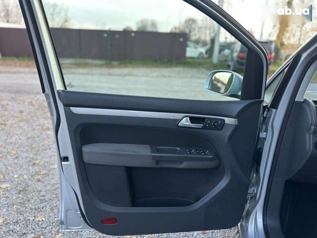 Фольксваген Туран, объемом двигателя 1.6 л и пробегом 236 тыс. км за 8200 $, фото 22 на Automoto.ua