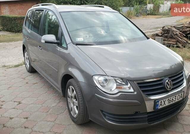 Фольксваген Туран, объемом двигателя 1.9 л и пробегом 300 тыс. км за 7800 $, фото 5 на Automoto.ua