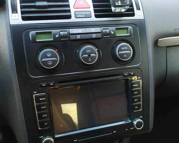 Фольксваген Туран, об'ємом двигуна 2 л та пробігом 270 тис. км за 7500 $, фото 11 на Automoto.ua