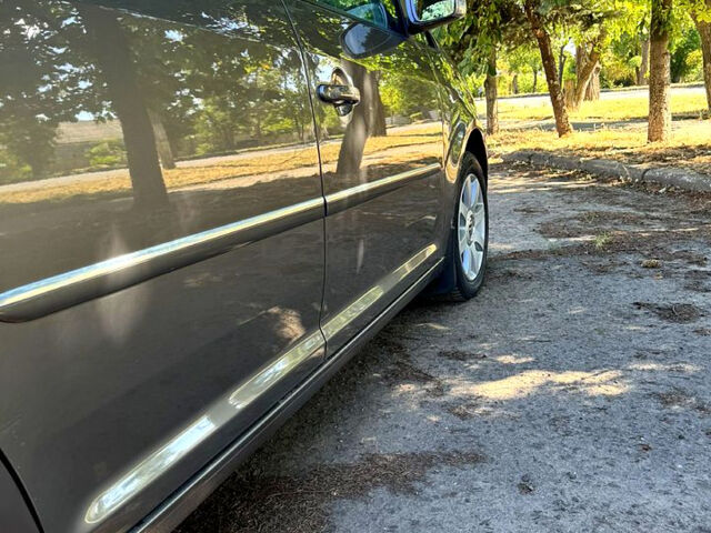 Фольксваген Туран, объемом двигателя 1.4 л и пробегом 206 тыс. км за 7300 $, фото 4 на Automoto.ua