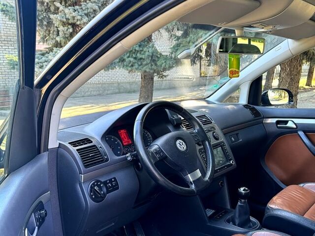 Фольксваген Туран, об'ємом двигуна 1.4 л та пробігом 201 тис. км за 7100 $, фото 4 на Automoto.ua