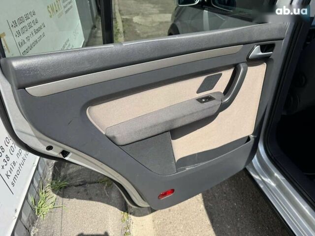 Фольксваген Туран, об'ємом двигуна 1.4 л та пробігом 209 тис. км за 8450 $, фото 22 на Automoto.ua