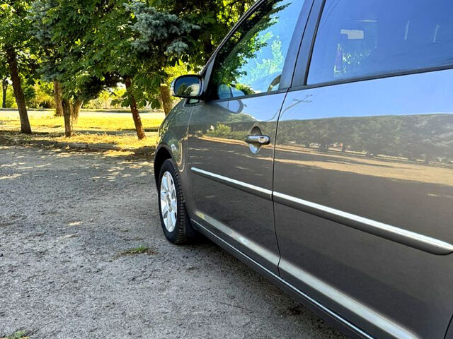 Фольксваген Туран, объемом двигателя 1.4 л и пробегом 206 тыс. км за 7300 $, фото 5 на Automoto.ua