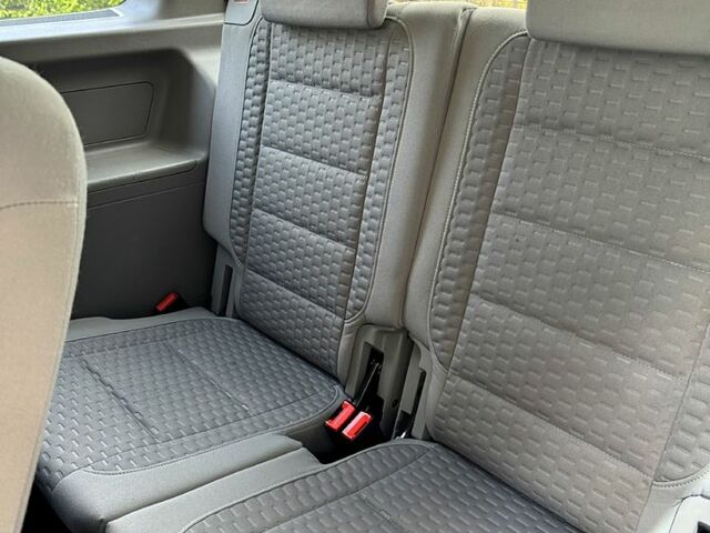 Фольксваген Туран, объемом двигателя 1.6 л и пробегом 207 тыс. км за 7400 $, фото 5 на Automoto.ua