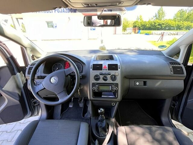 Фольксваген Туран, объемом двигателя 1.9 л и пробегом 230 тыс. км за 6000 $, фото 1 на Automoto.ua