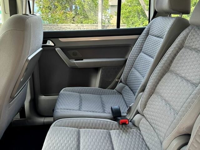 Фольксваген Туран, объемом двигателя 1.6 л и пробегом 207 тыс. км за 7400 $, фото 4 на Automoto.ua