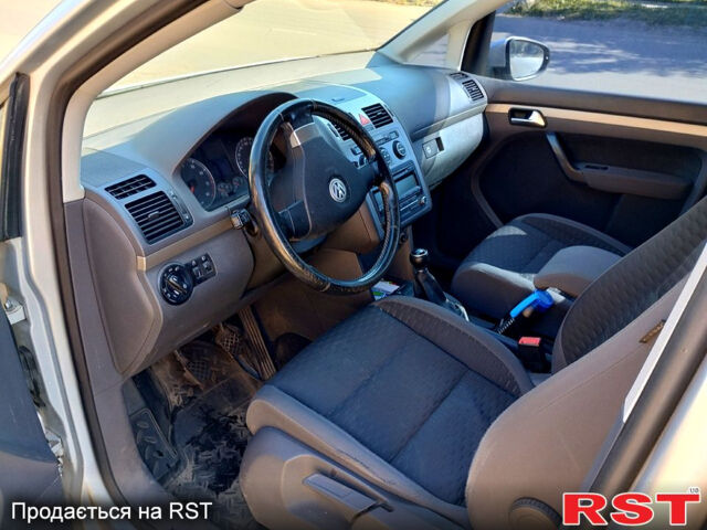 Фольксваген Туран, объемом двигателя 1.6 л и пробегом 184 тыс. км за 8600 $, фото 1 на Automoto.ua