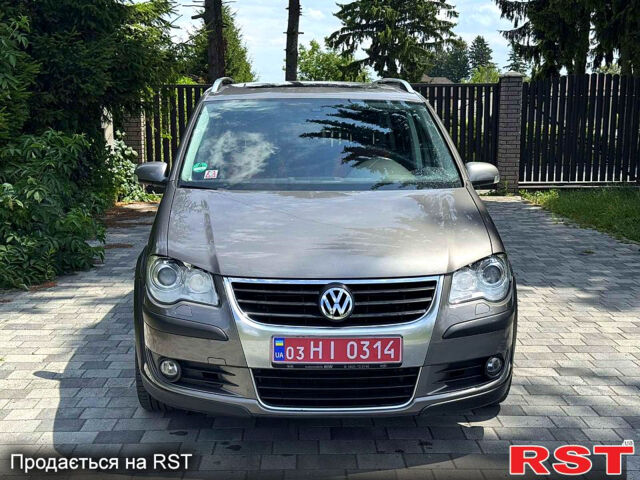 Фольксваген Туран, объемом двигателя 1.4 л и пробегом 214 тыс. км за 8600 $, фото 2 на Automoto.ua