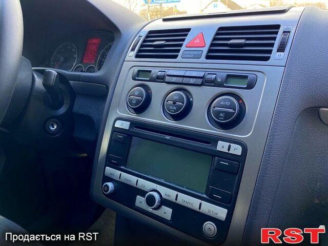 Фольксваген Туран, объемом двигателя 1.6 л и пробегом 189 тыс. км за 7600 $, фото 4 на Automoto.ua