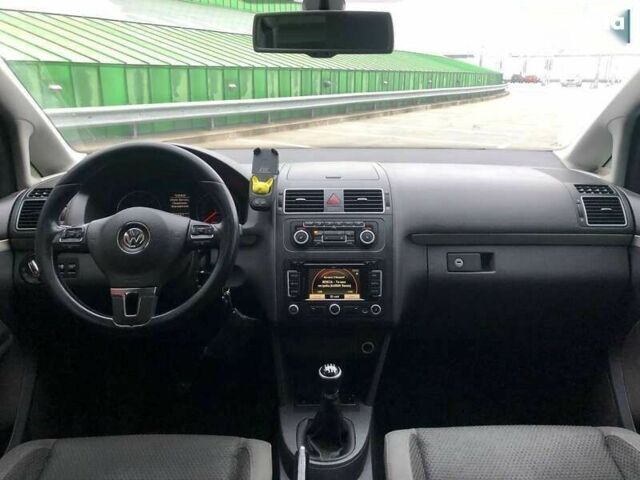 Фольксваген Туран, объемом двигателя 1.6 л и пробегом 265 тыс. км за 9290 $, фото 12 на Automoto.ua