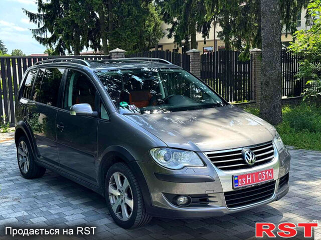 Фольксваген Туран, объемом двигателя 1.4 л и пробегом 214 тыс. км за 8600 $, фото 1 на Automoto.ua