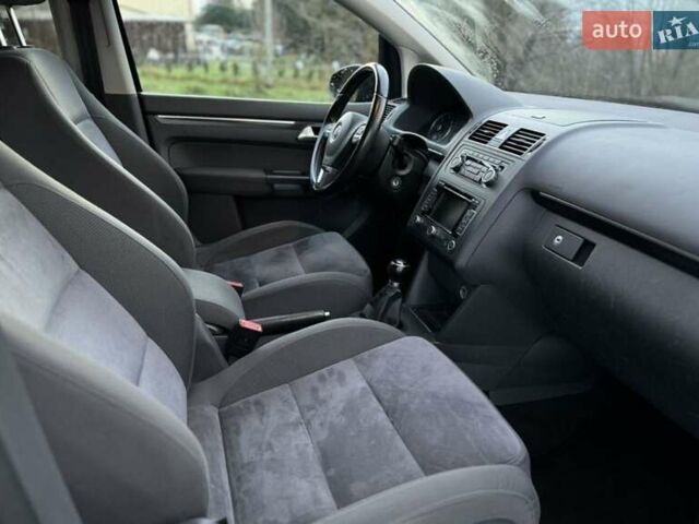 Фольксваген Туран, объемом двигателя 1.97 л и пробегом 213 тыс. км за 7500 $, фото 5 на Automoto.ua