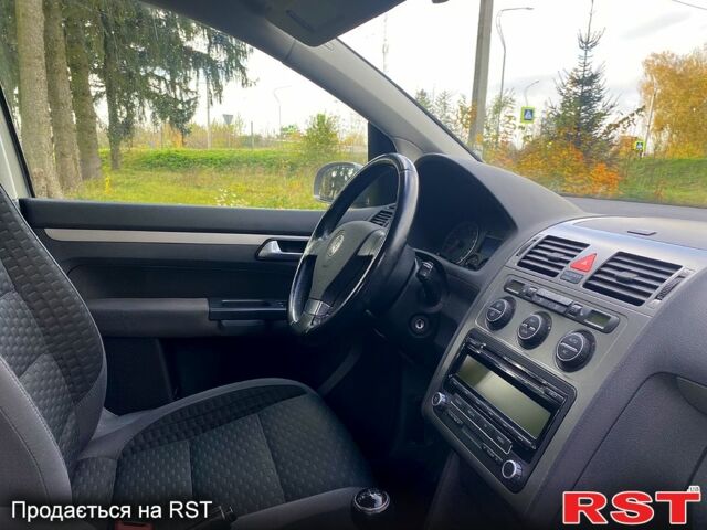 Фольксваген Туран, об'ємом двигуна 1.6 л та пробігом 191 тис. км за 7500 $, фото 7 на Automoto.ua