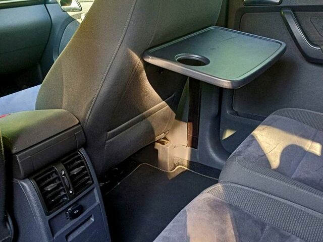 Фольксваген Туран, объемом двигателя 1.6 л и пробегом 295 тыс. км за 9400 $, фото 5 на Automoto.ua