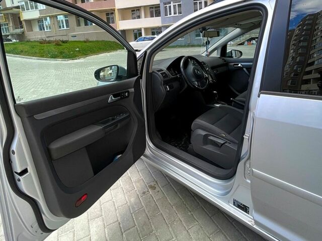 Фольксваген Туран, об'ємом двигуна 1.6 л та пробігом 290 тис. км за 9900 $, фото 3 на Automoto.ua