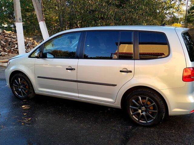 Фольксваген Туран, объемом двигателя 1.6 л и пробегом 230 тыс. км за 10000 $, фото 2 на Automoto.ua