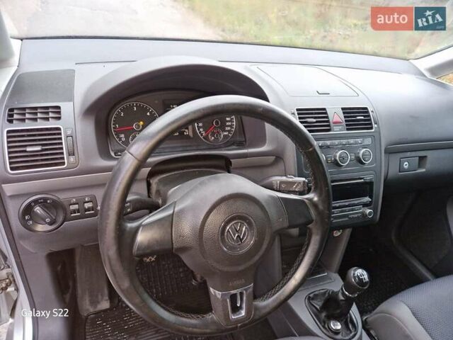 Фольксваген Туран, объемом двигателя 1.6 л и пробегом 220 тыс. км за 6950 $, фото 3 на Automoto.ua