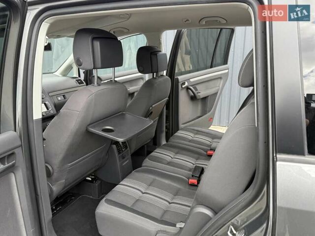 Фольксваген Туран 2013 в Вознесенске на Automoto.ua Фольксваген Туран, объемом двигателя 2 л и пробегом 179 тыс. км за 14500 $, фото 44 на Automoto.ua