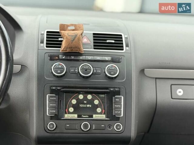 Фольксваген Туран 2013 в Вознесенске на Automoto.ua Фольксваген Туран, объемом двигателя 2 л и пробегом 179 тыс. км за 14500 $, фото 29 на Automoto.ua