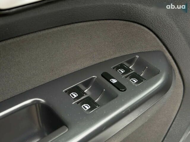 Фольксваген Туран, объемом двигателя 1.4 л и пробегом 223 тыс. км за 10500 $, фото 18 на Automoto.ua